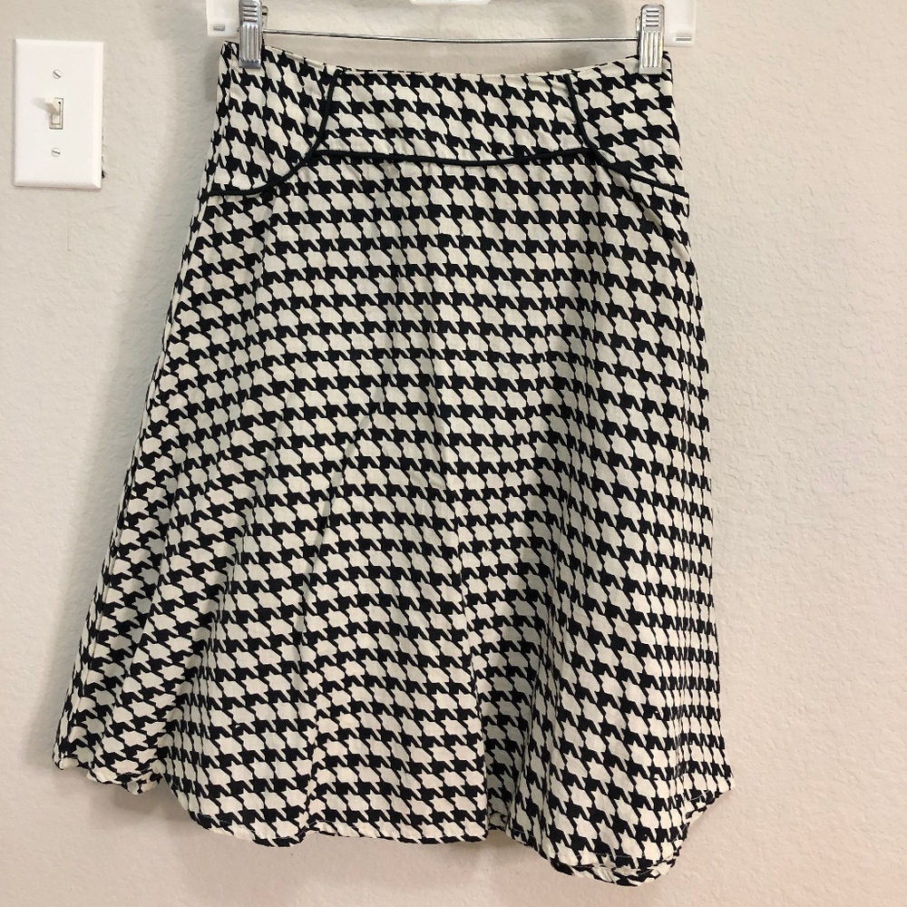Mata Traders houndstooth skirt size XS